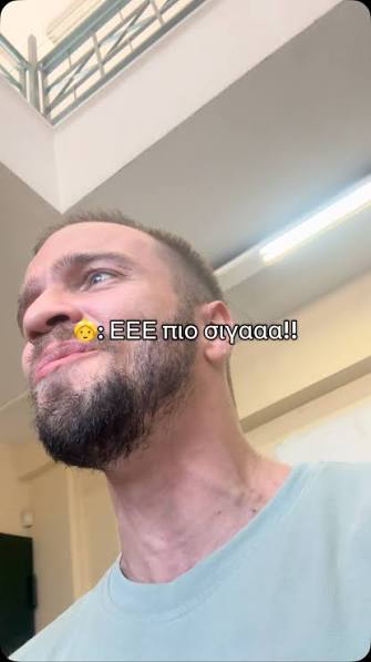 Ο Giannis Zachos σε στιγμή από την κοινότητά του
